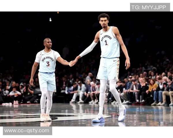 文班亚马半场表现稳健12分2板2助1帽但空位投篮未能把握机会 文班亚马半场表现稳健12分2板2助1帽但空位投篮未能把握机会