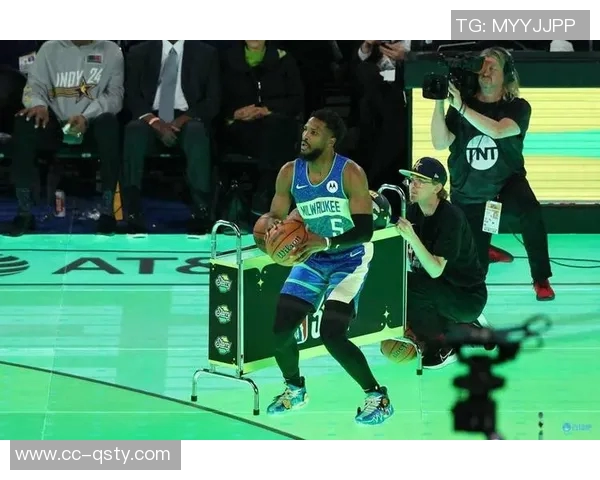 尚帕尼创历史单场11记三分球成第二人追平马利克比斯利辉煌表现 尚帕尼创历史单场11记三分球成第二人追平马利克比斯利辉煌表现